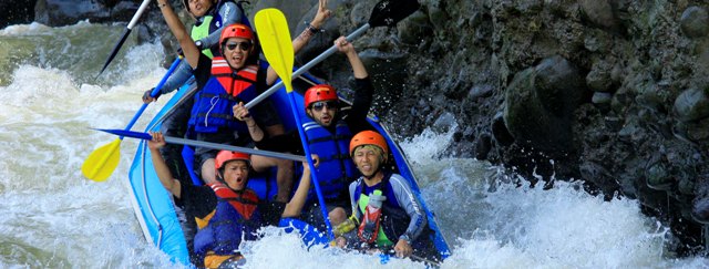 arung-jeram-rafting-ciliwung