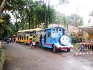 mobil-safari-taman-wisata-matahari