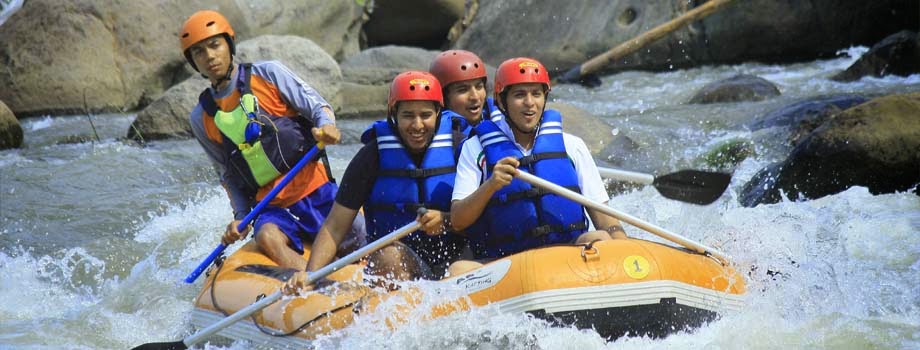 paket-arung-jeram-murah-di-puncak