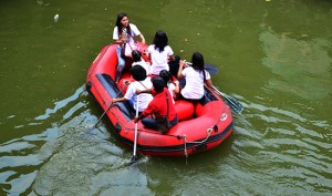 wahana wisata air perahu-karet-dayung